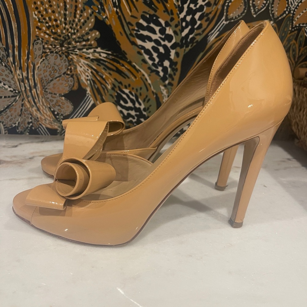 Authentic Valentino Heels 8.5 - Picture 2 of 6